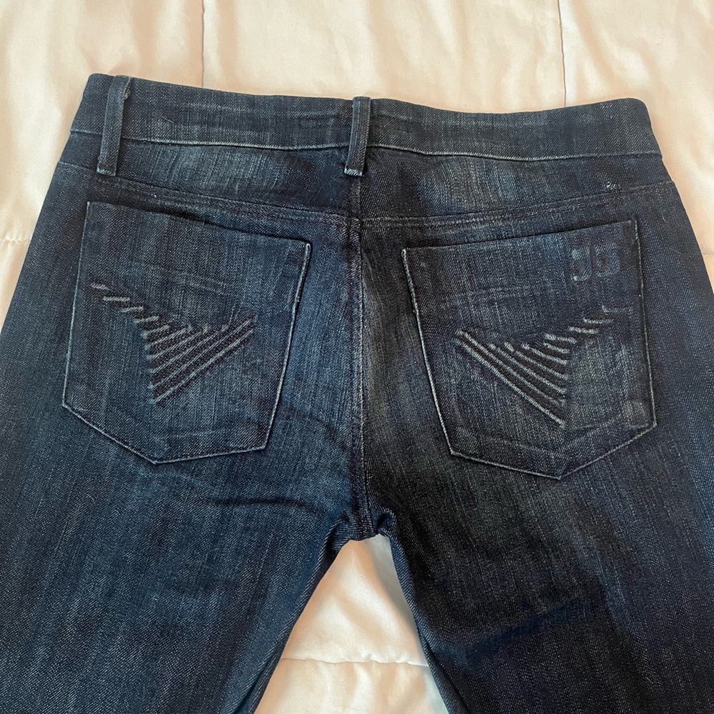 Joe’s jeans. Size 26. Fit Rocker. See pics for measurements. Good condition.